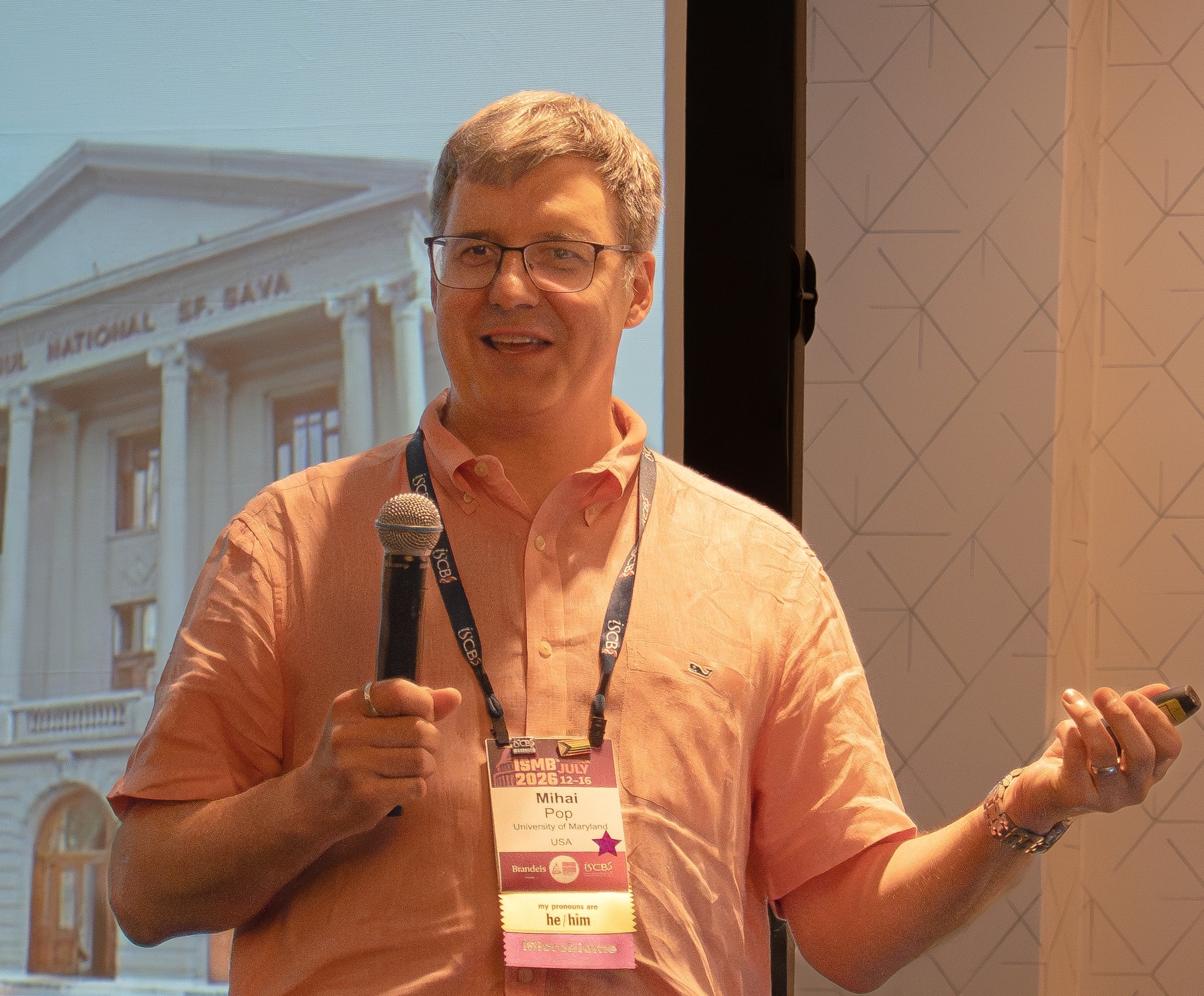 Mihai Pop delivering keynote address at ISCB