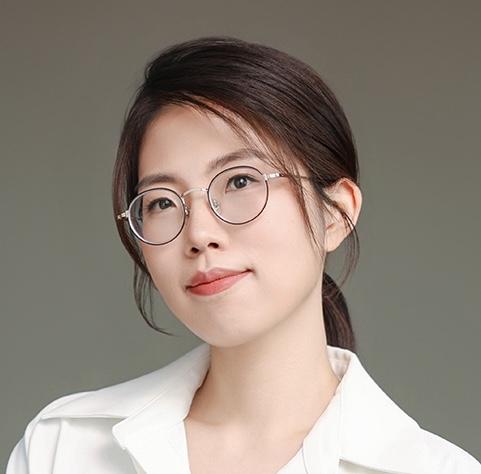 Portrait of Fumeng Yang 